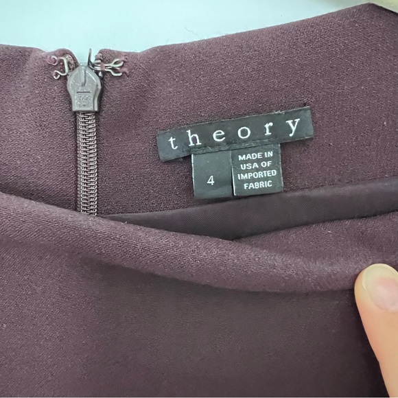 THEORY - Size 4 - Faded Harkin Half-Sleeve Sheath Dress in Burgundy - Picture 4 of 5